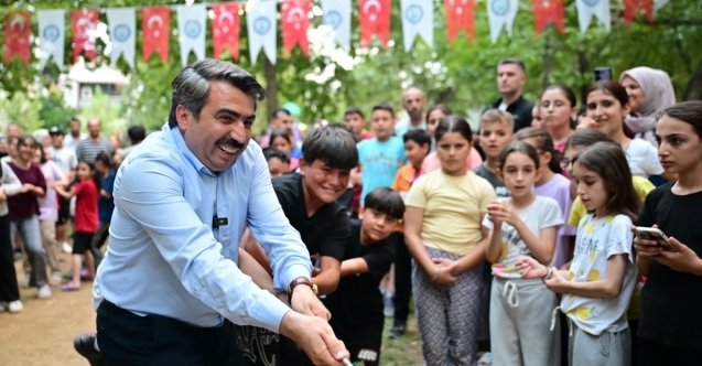 Başkan Oktay Yılmaz çocukların oyunlarına eşlik etti