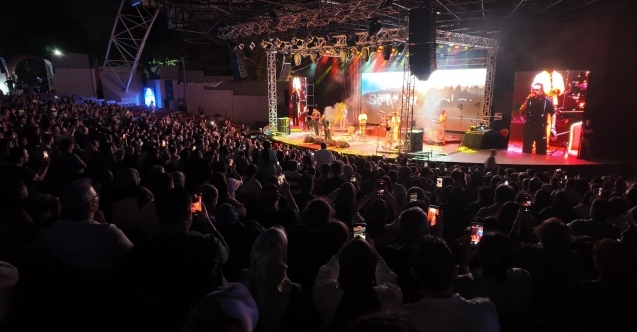 Bursalılardan Selçuk Balcı ve Koliva konserine yoğun ilgi