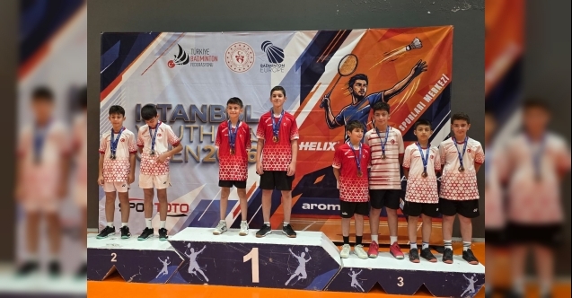İstanbul’da Bursa rüzgarı: Genç badmintonculardan madalya şov