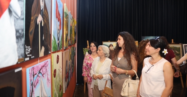 Osmangazi'nin sanatçı kursiyerlerinden hayran bırakan yıl sonu sergisi