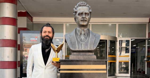 Akif Manaf sağlık ve barış ödülü Nâzım Hikmet'e ithaf edildi