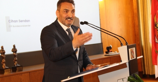 Alman demokrasisine kritik uyarı