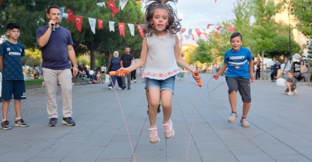 Yıldırım’da Çocuk Şenlikleri final yaptı: 24 mahallede 20 bin çocuk eğlendi