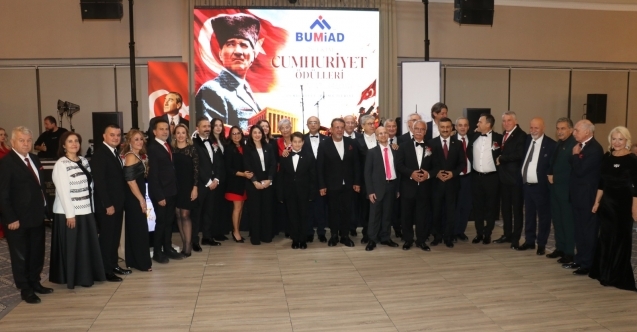 BUMİAD’dan 103. yılda anlamlı gece: Cumhuriyet Ödülleri sahiplerini buldu