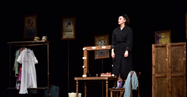 ‘Yan rol’ oyunu Tayyare Kültür Merkezi’nde sahnelendi