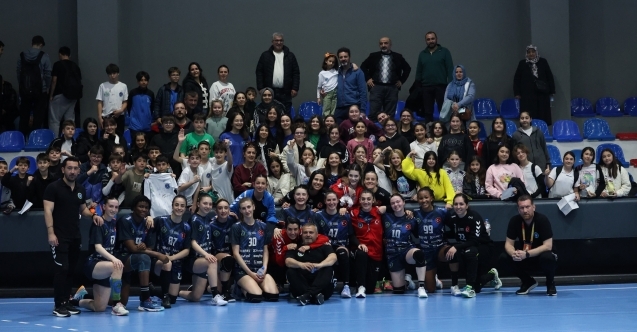 Bursa ekibi Üsküdar’ı farklı geçti