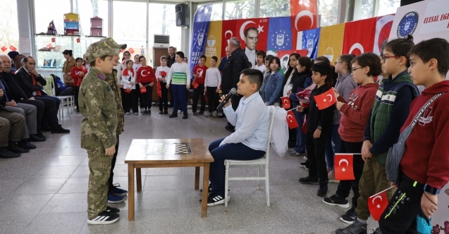 Miniklerden büyüklerine anlamlı ziyaret