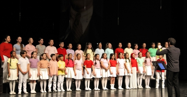 Çocuk senfoni orkestrası ayakta alkışlandı