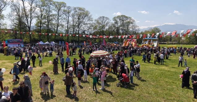 İnegöl’de çocuk şenliği yoğun katılımla gerçekleşti