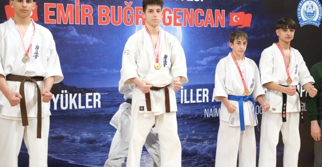 Yıldırımlı sporcular turnuvaya damga vurdu