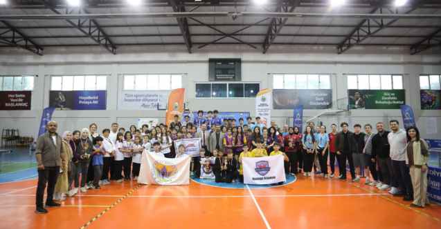 Spor Festivali’nde raketler şampiyonluk için sallandı