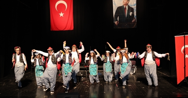 Bizim Ev katılımcılarından alkış alan yıl sonu gösterisi