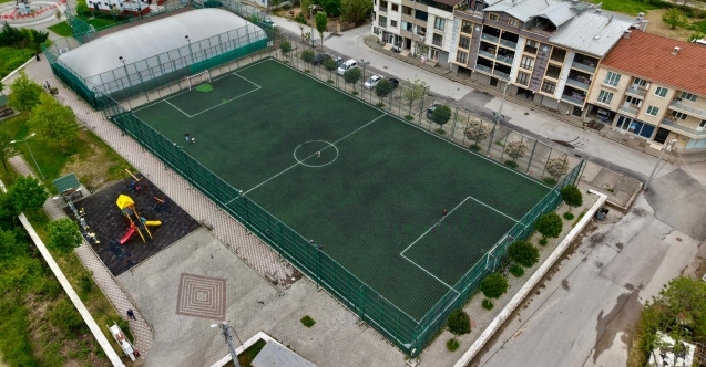 Gemlik Belediyesi’nden sahalara bakım
