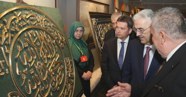 Tarihi ve kutsal eserler Bursalılarla buluştu