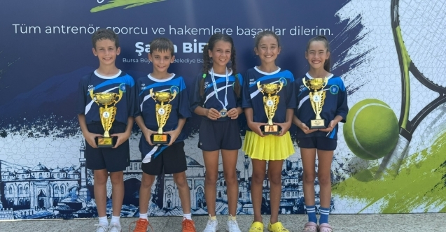 Mihraplı Kortları’nda Büyükşehir Belediyespor fırtınası
