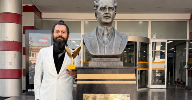 Akif Manaf sağlık ve barış ödülü Nâzım Hikmet'e ithaf edildi