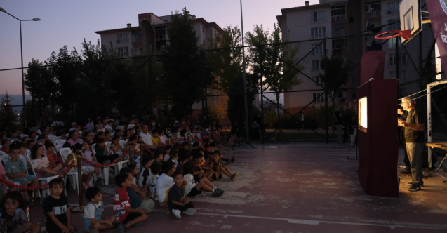 TOKİ Semt Sahası'nda Karagöz rüzgarı esti