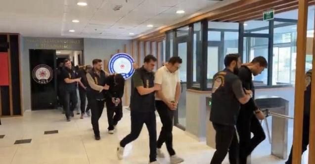 Evlilik vaadiyle kandırıp tehdit ettiler