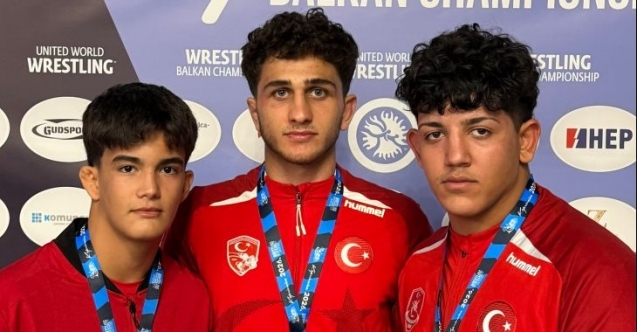 Büyükşehir’in genç güreşçileri Balkanları salladı